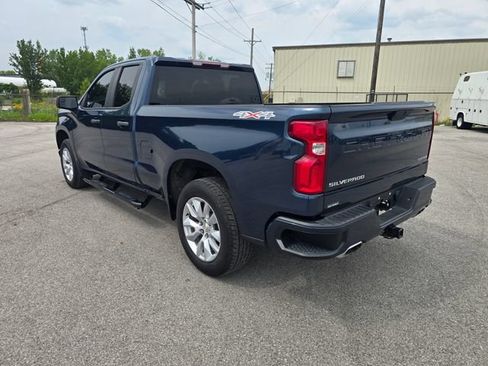Used 2019 Chevrolet Silverado 1500 Custom w/ Custom Value Package AWD/4WD image 5