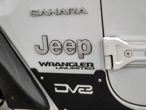 Used 2018 Jeep Wrangler Unlimited Sahara image 48