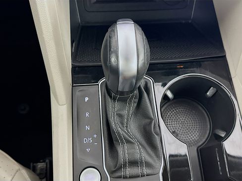 Used 2022 Volkswagen Atlas SEL image 24