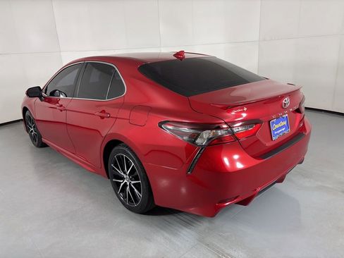 Used 2023 Toyota Camry SE image 6