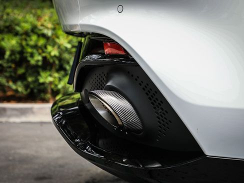 Used 2022 Aston Martin DBX AWD/4WD image 33