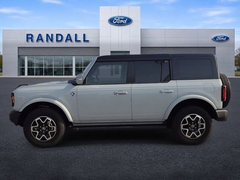 Used 2024 Ford Bronco Outer Banks AWD/4WD image 3
