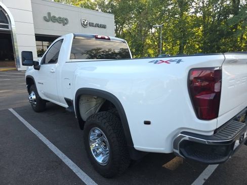 Used 2022 Chevrolet Silverado 3500 LT w/ Convenience Package AWD/4WD image 17