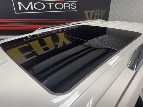 Used 2023 Lincoln Navigator Reserve AWD/4WD image 8