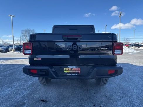 Used 2024 Jeep Gladiator Sport image 6