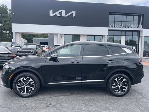 Used 2023 Kia Sportage EX AWD/4WD image 2