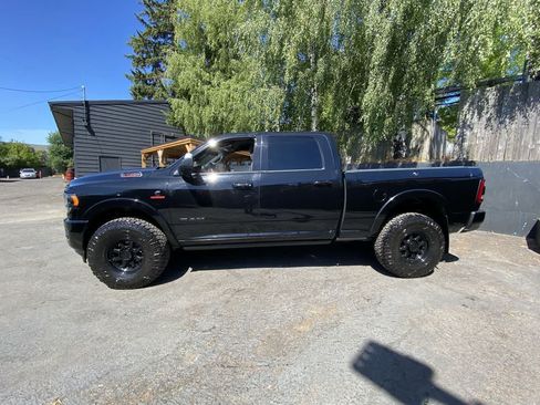 Used 2022 RAM 2500 Limited AWD/4WD image 3