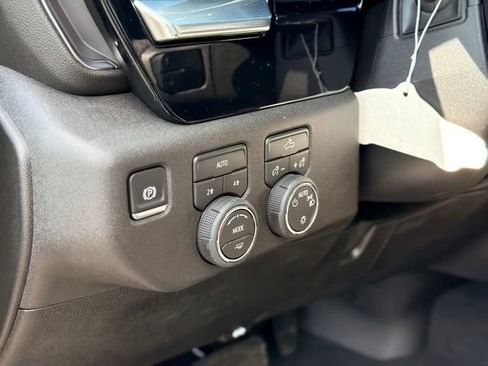 Used 2026 Chevrolet Silverado 1500 LT AWD/4WD image 5