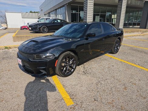 Used 2023 Dodge Charger R/T w/ Blacktop Package image 2