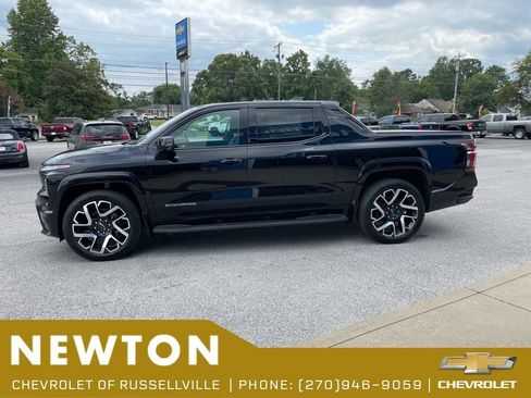 New 2024 Chevrolet Silverado EV RST AWD/4WD image 5