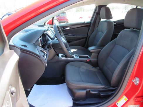 Used 2018 Chevrolet Cruze LS image 4