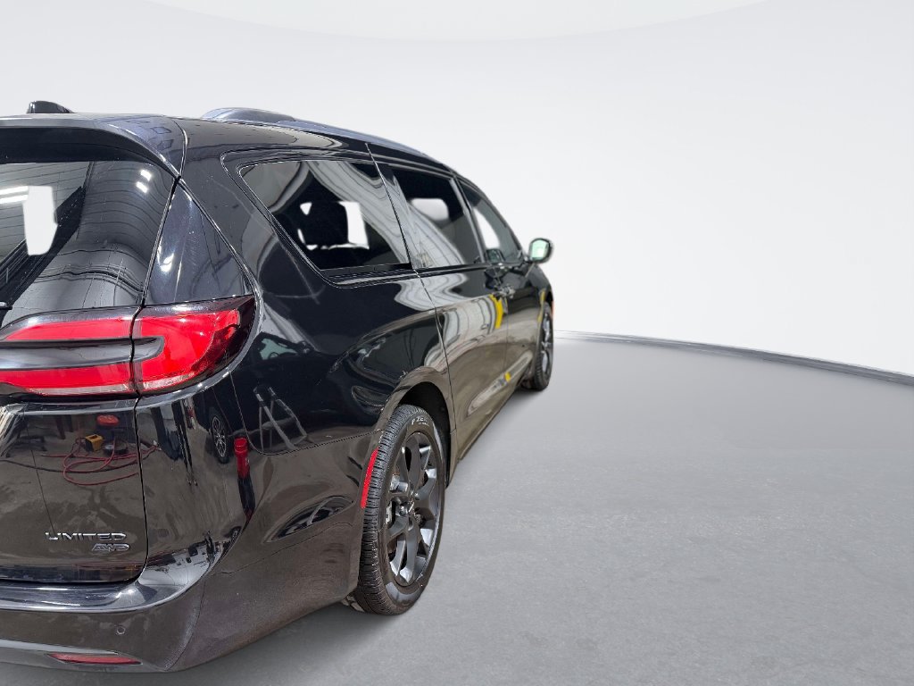 Used 2024 Chrysler Pacifica Limited w/ S Appearance Package AWD/4WD image 5