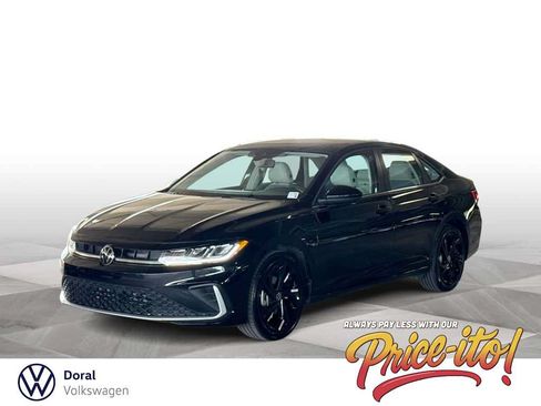 Used 2025 Volkswagen Jetta SE FWD image 1