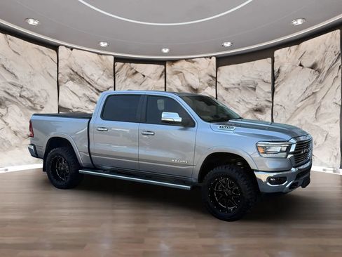 Used 2021 RAM 1500 Laramie AWD/4WD image 7