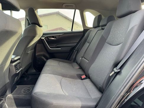 Used 2020 Toyota RAV4 XLE AWD/4WD image 5