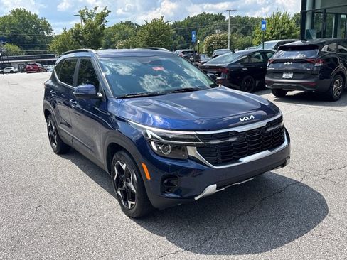 Certified 2024 Kia Seltos EX FWD image 4