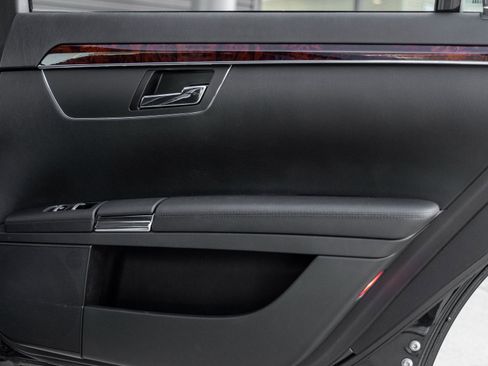 Used 2011 Mercedes-Benz S 550 image 36