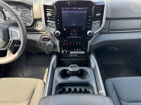 Used 2025 RAM 1500 Big Horn AWD/4WD image 11