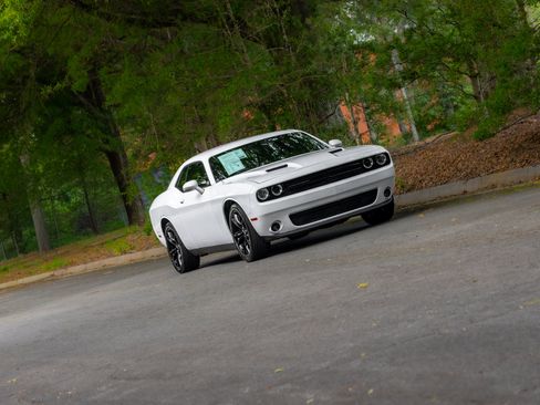 Used 2017 Dodge Challenger SXT Plus RWD image 42
