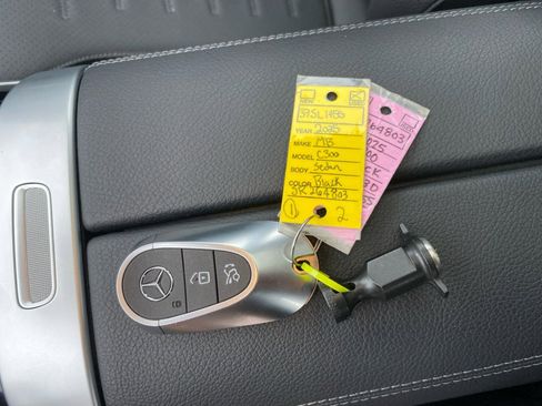 Used 2025 Mercedes-Benz C 300 4MATIC Sedan image 34