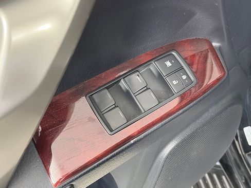 Used 2012 Lexus GX 460 w/ Convenience Pkg image 25