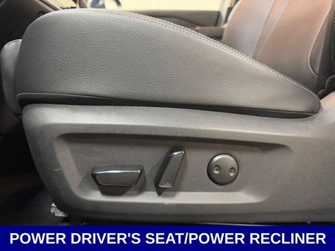 Used 2025 Nissan Rogue SL w/ Tech Package AWD/4WD image 15