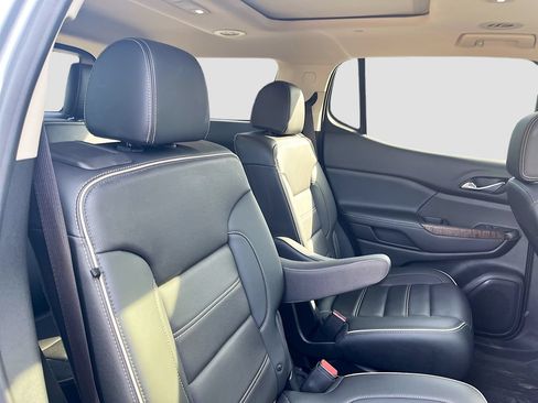 Used 2021 GMC Acadia Denali w/ Denali Technology Package FWD image 30