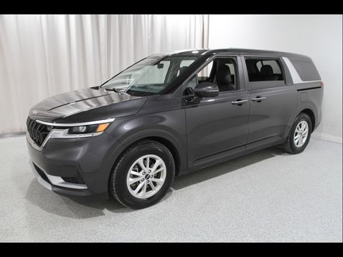 Used 2024 Kia Carnival LX image 26