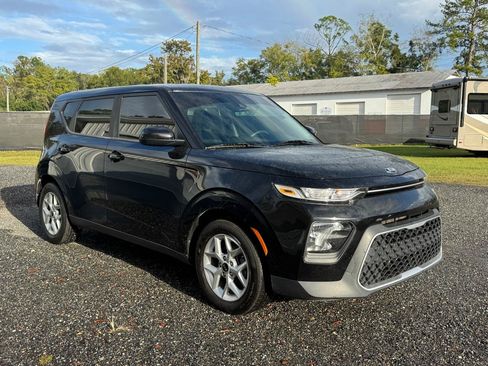 Used 2020 Kia Soul S FWD image 3