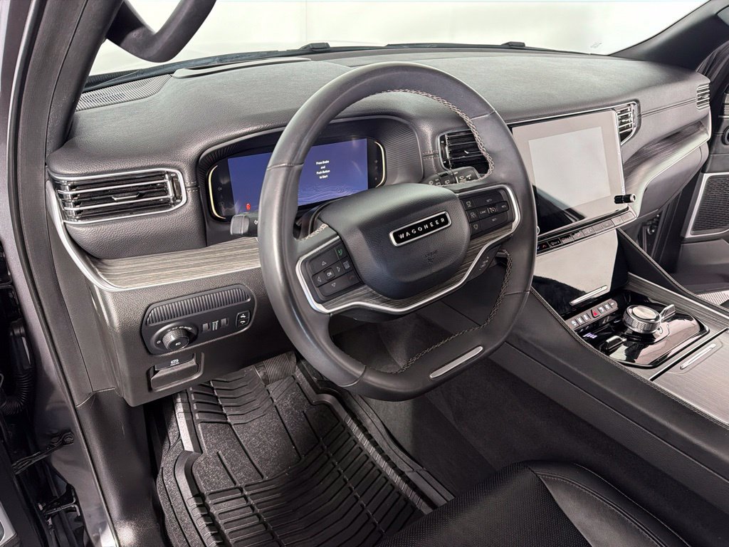 Used 2024 Jeep Wagoneer L Series III w/ Flexible Seating Group AWD/4WD image 8