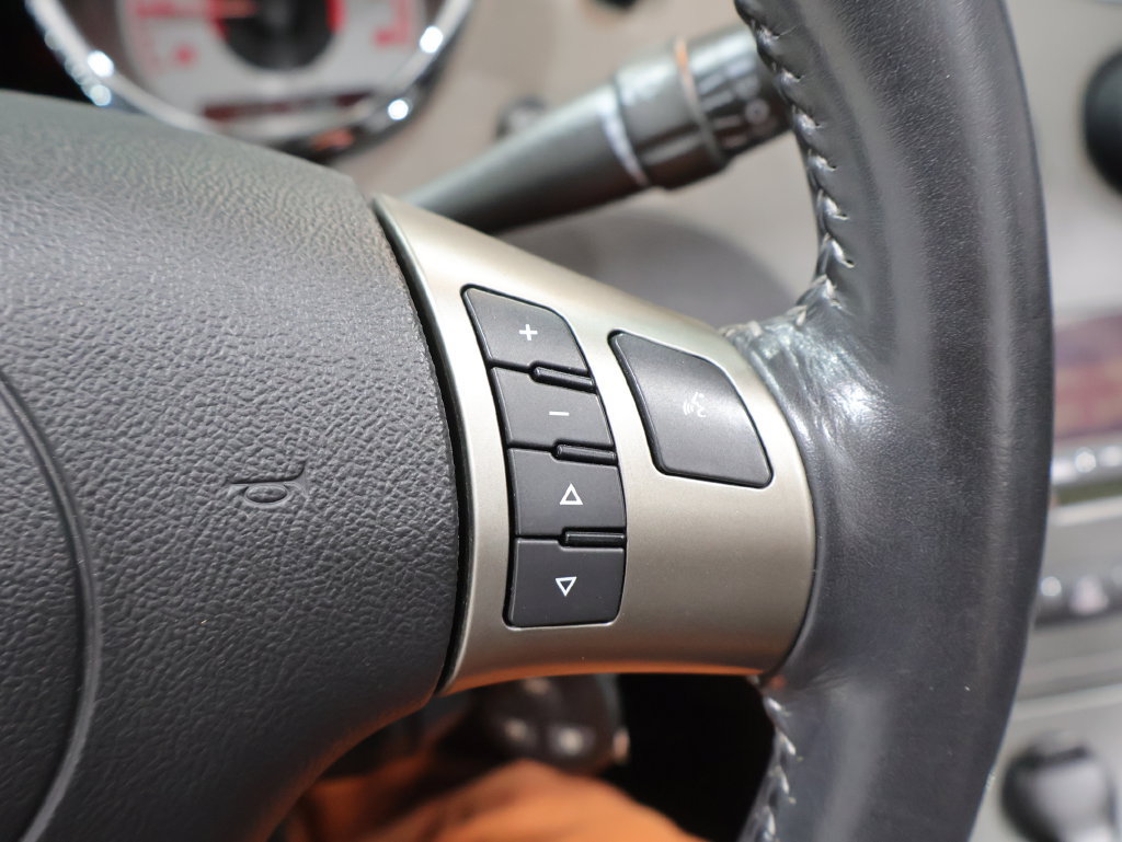 Used 2006 Pontiac Solstice Convertible w/ Premium Package RWD image 31