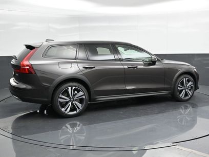 New 2025 Volvo V60 B5 Cross Country Plus w/ Protection Package Premier