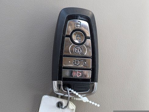 Certified 2023 Lincoln Nautilus Reserve w/ Equipment Group 202A image 32