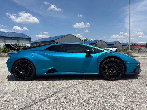 Used 2022 Lamborghini Huracan STO RWD image 3