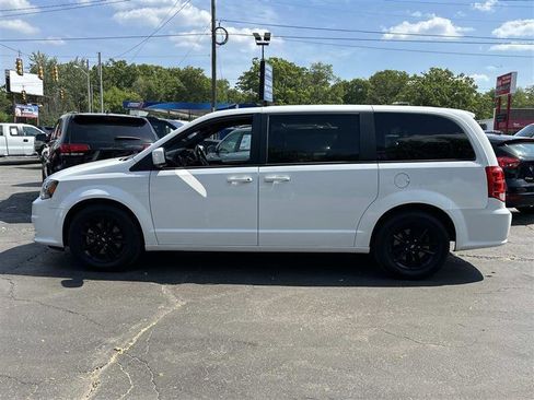Used 2019 Dodge Grand Caravan GT FWD image 4