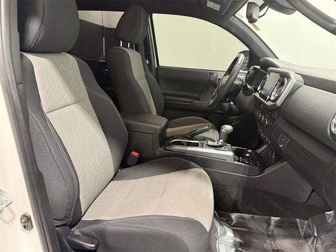 Used 2023 Toyota Tacoma TRD Sport image 10