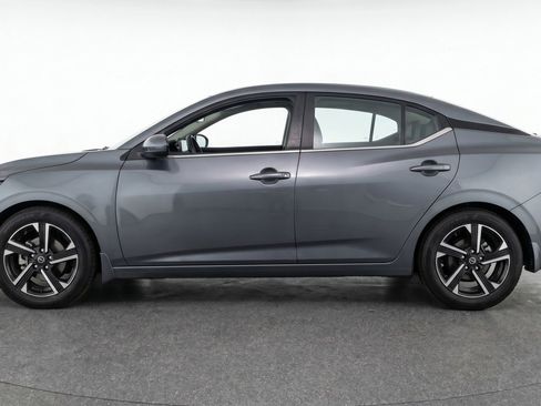 Used 2025 Nissan Sentra SV FWD image 5