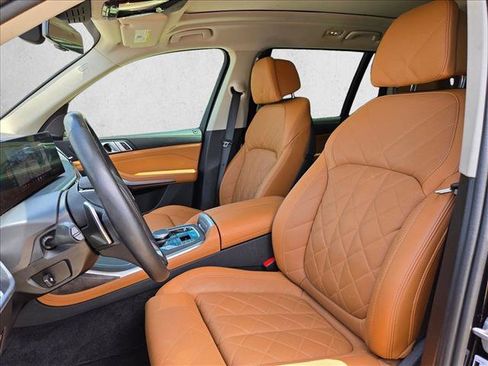 Used 2024 BMW X7 xDrive40i w/ Premium Package AWD/4WD image 11
