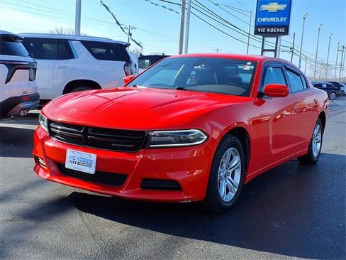 Used 2020 Dodge Charger SXT w/ Leather Interior Group image 5