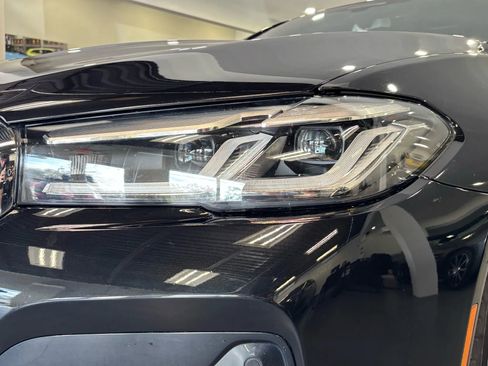 Used 2023 BMW M5 image 10