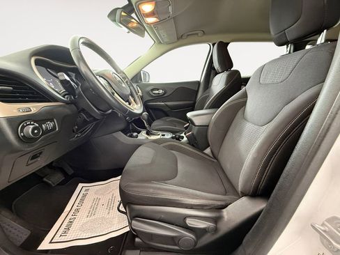 Used 2015 Jeep Cherokee Latitude image 9