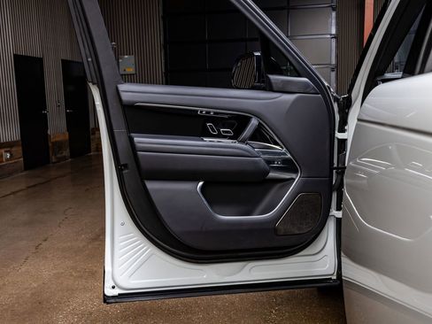 Used 2023 Land Rover Range Rover Long Wheelbase Autobiography image 31