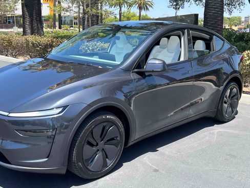Used 2026 Tesla Model Y Long Range AWD/4WD image 74