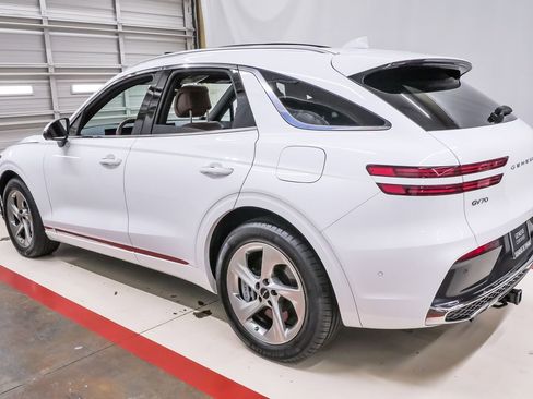 Certified 2026 Genesis GV70 2.5T Advanced AWD/4WD image 8