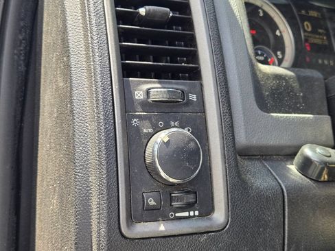 Used 2014 RAM 2500 Tradesman w/ Chrome Appearance Group AWD/4WD image 25