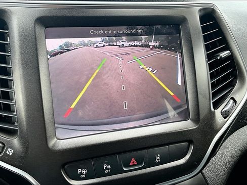 Used 2019 Jeep Cherokee Trailhawk AWD/4WD image 20