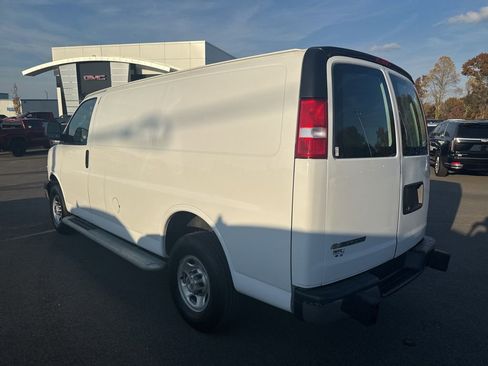Used 2023 Chevrolet Express 2500 w/ Driver Convenience Package image 3