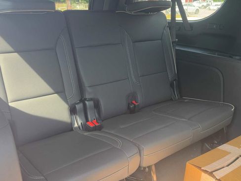New 2026 Chevrolet Suburban Premier AWD/4WD image 30