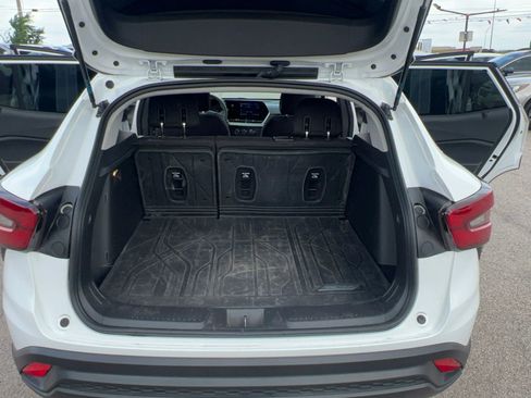 Used 2025 Chevrolet Trax LS w/ LS Convenience Package FWD image 28