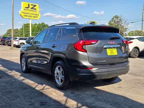 Used 2018 GMC Terrain SLE w/ Driver Convenience Package FWD image 4